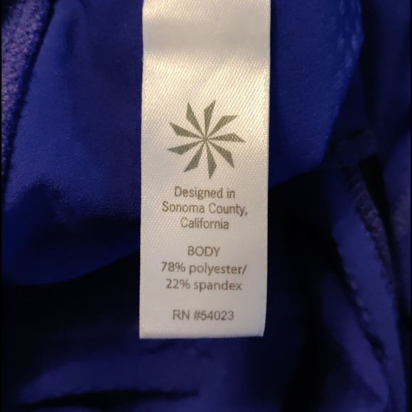 Athleta Workout Capri Leggings with Pockets Size M - Picture 8 of 8